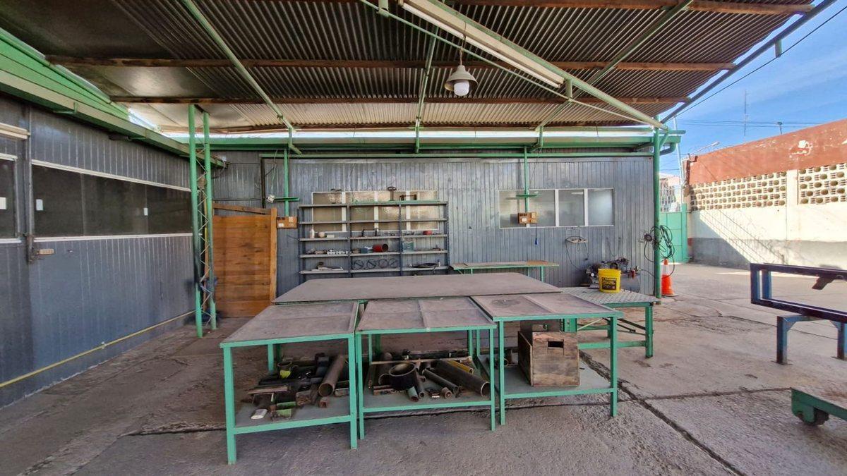Venta Gaplón/depósito con Casa, Cipolletti 3