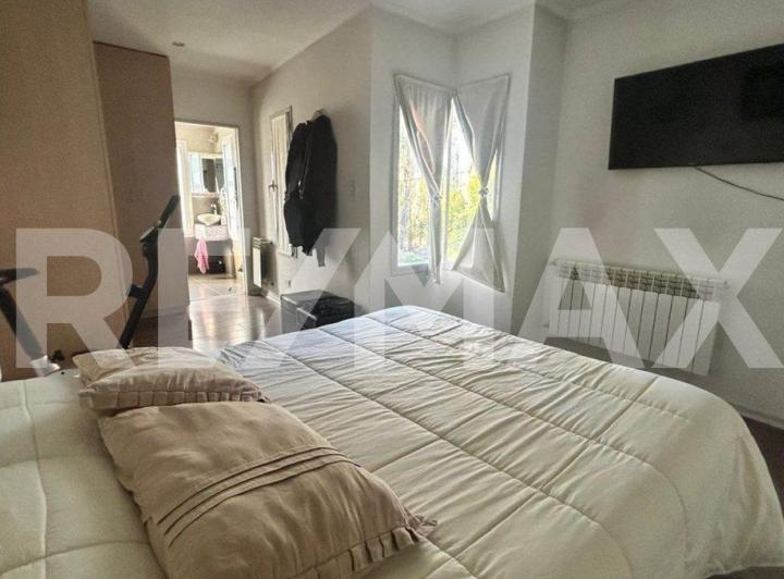 VENTA CASA 4 DORMITORIOS -B° SAN JORGE- CIPOLLETTI 2