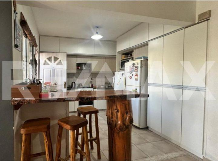 VENTA CASA 4 DORMITORIOS -B° SAN JORGE- CIPOLLETTI 3