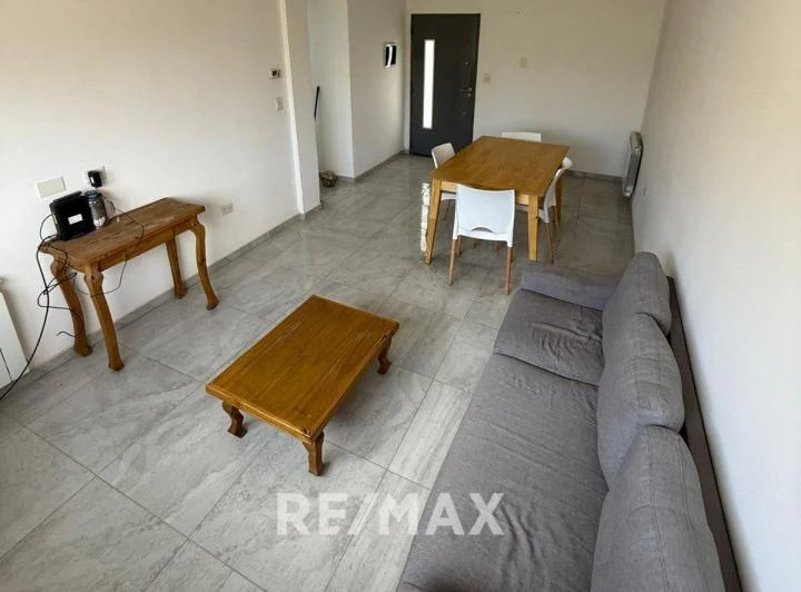 ALQUILER DEPTO TIPO DUPLEX CIPOLLETTI 1