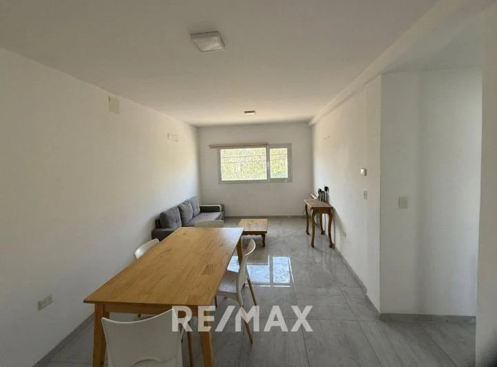 ALQUILER DEPTO TIPO DUPLEX CIPOLLETTI 2