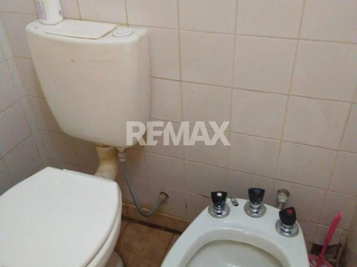 VENTA CASA 2 DORM + SALON COMERCIAL + GALPÓN NQN 4