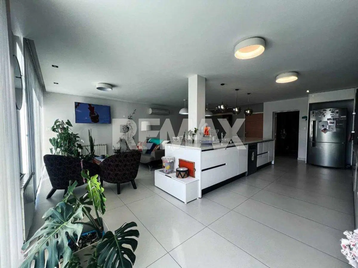 VENTA CASA 4 DORMITORIOS. Bº MANZANAR. CIPOLLETTI 4