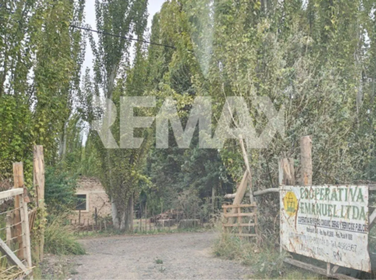 VENTA TERRENO 300M2 BARRIO EMANUEL /CINCO SALTOS 2