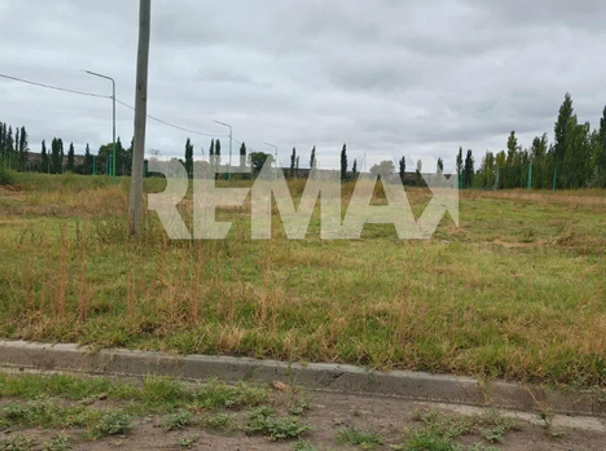 VENTA TERRENO 300M2 BARRIO EMANUEL /CINCO SALTOS 4