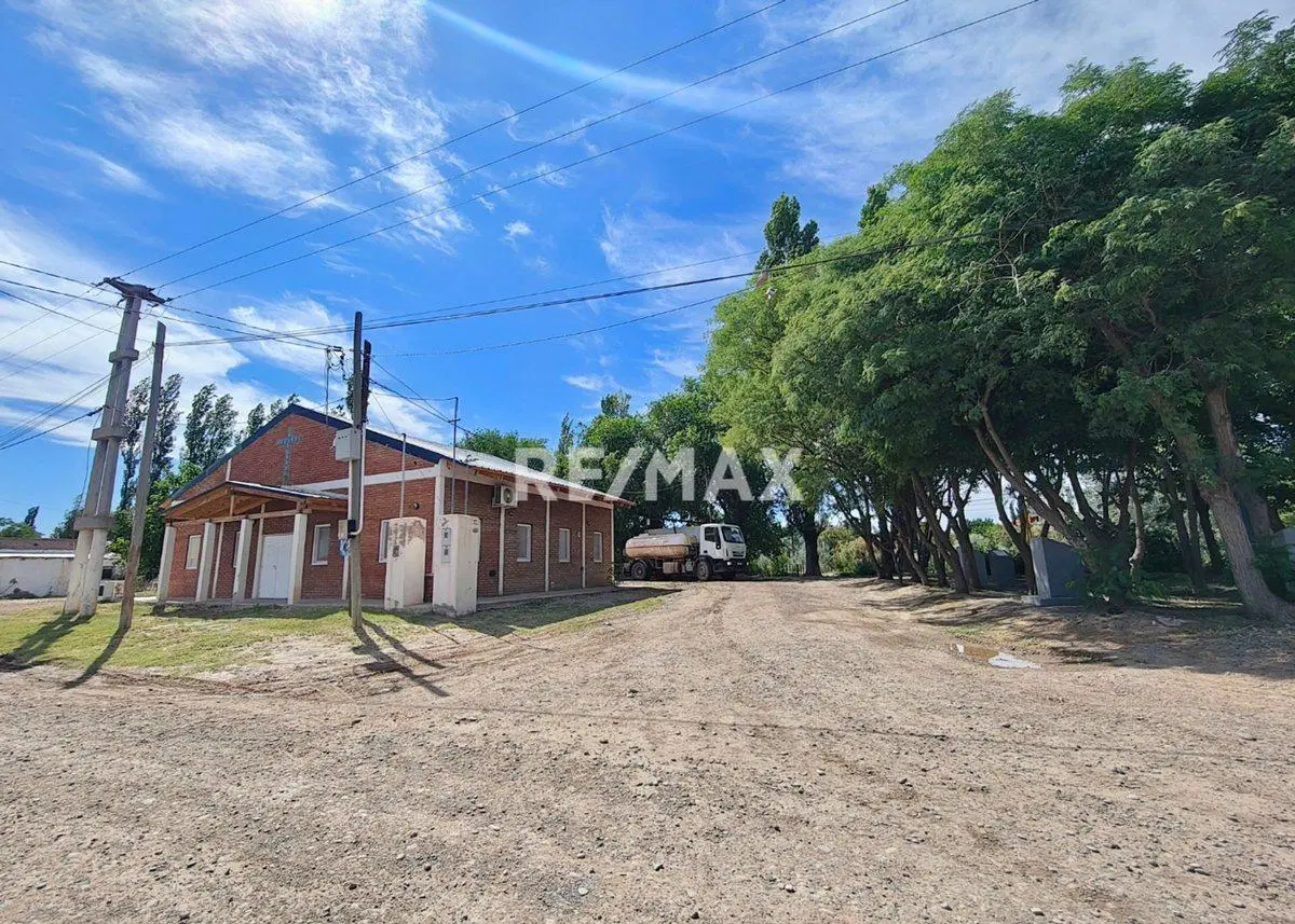 2 CASAS EN VENTA EN CATRIEL- UNA A REFACCIONAR 4
