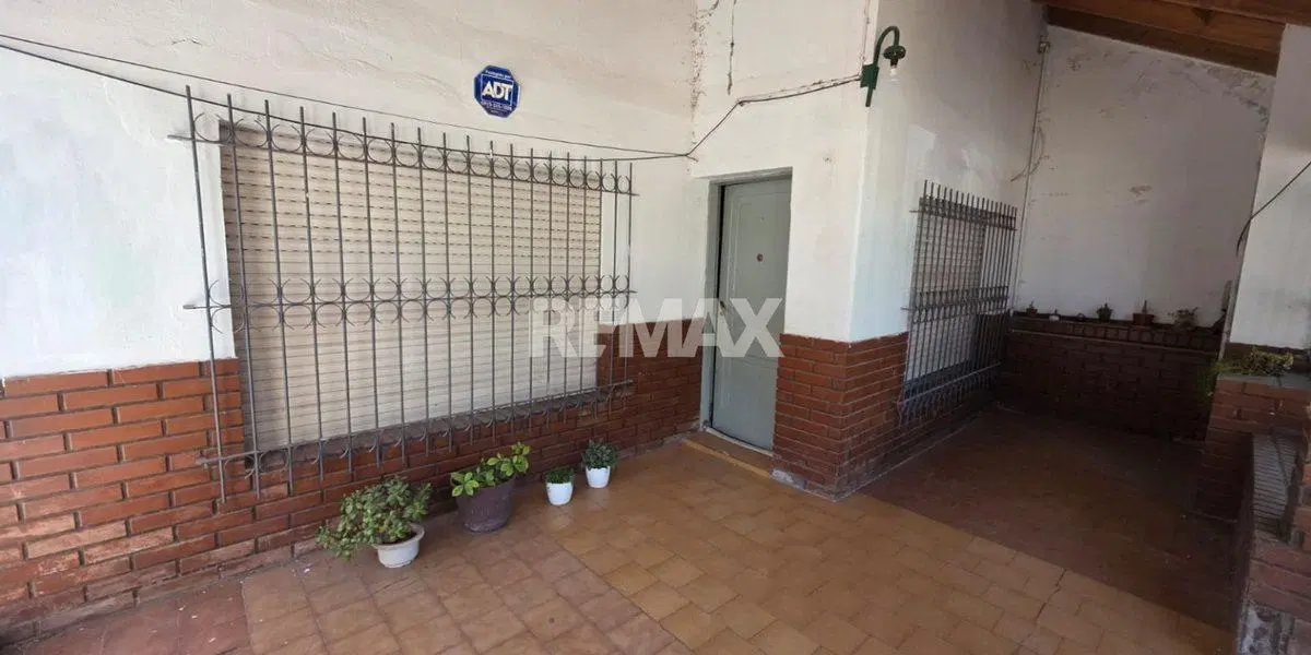 VENTA CASA A REFACCIONAR DEPARTAMENTOS CIPOLLETTI 5