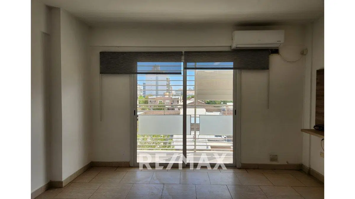 VENTA DEPARTAMENTO  CON COCHERA CIPOLLETTI 4