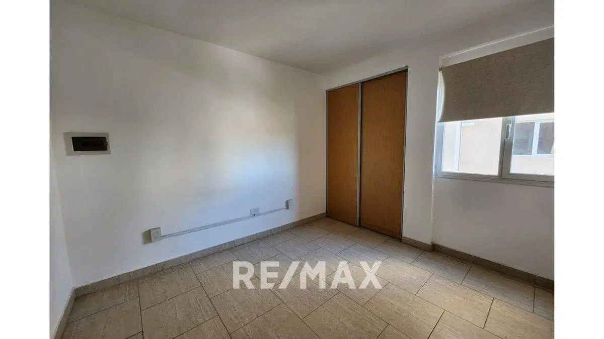 VENTA DEPARTAMENTO  CON COCHERA CIPOLLETTI 5