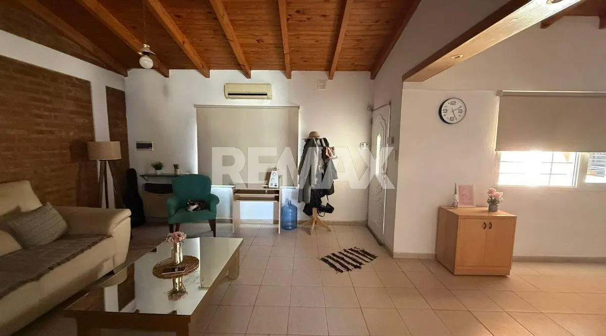CASA EN VENTA EN FERNANDEZ ORO 3