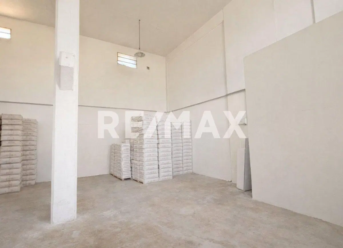 VENTA LOCAL, OFICINAS Y GALPÓN CENTRO CIPOLLETTI 2