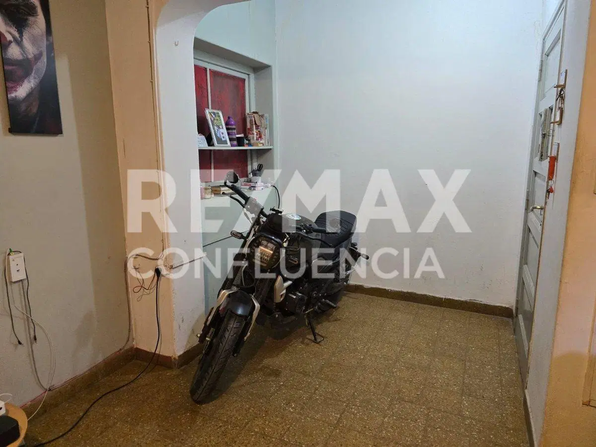 VENTA DE LOCAL COMERCIAL + CASA DOS DORMITORIOS 2