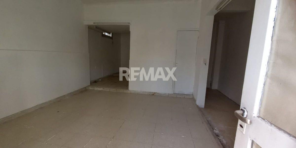 VENTA DE DOS LOCALES CON CASA