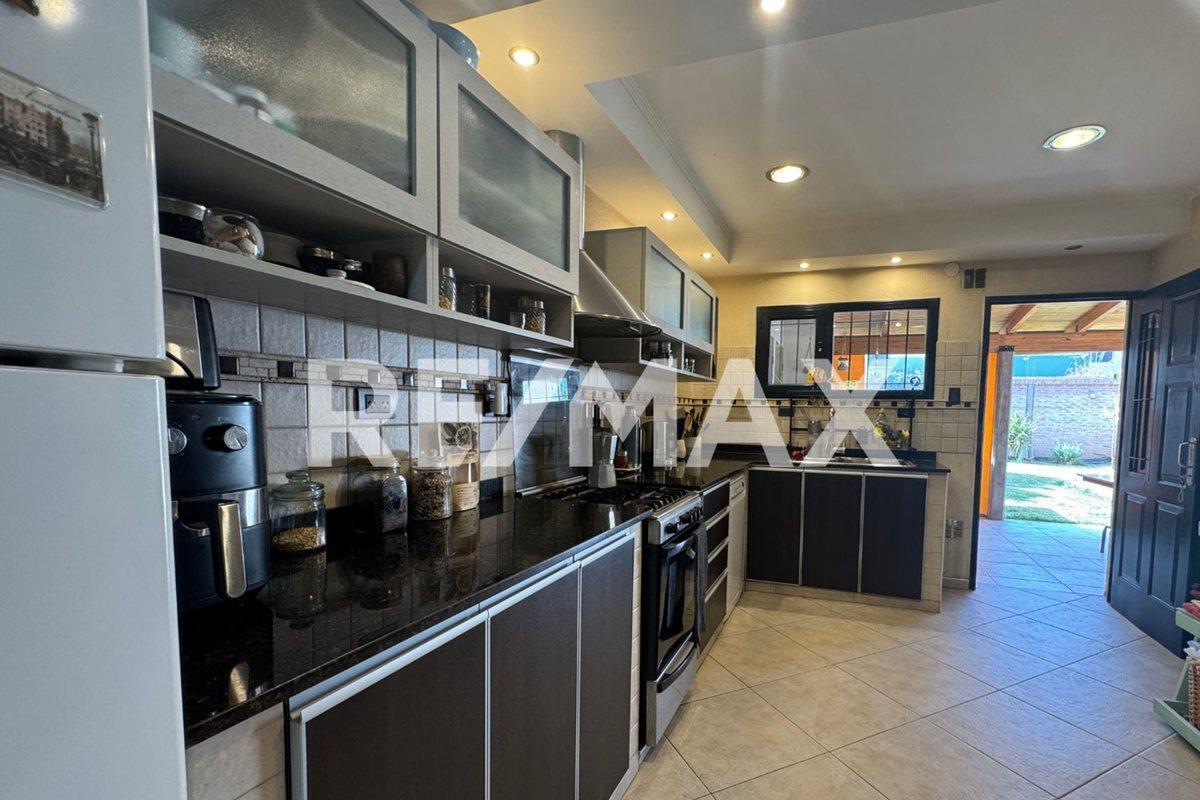 Foto de EN VENTA CASA 3 DORMITORIOS I B° LAS VIÑAS, imagen 5