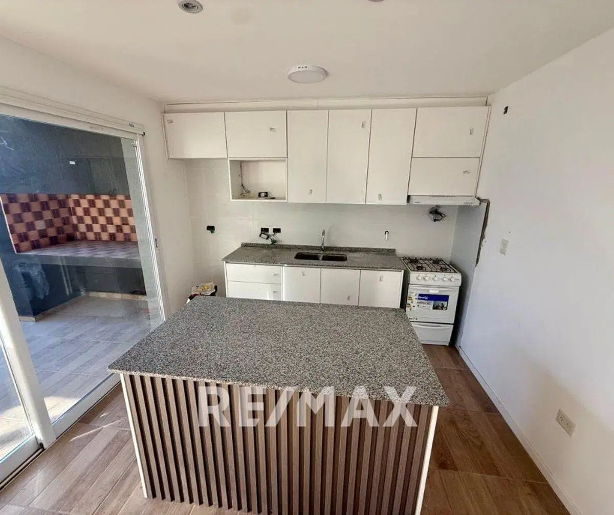 VENTA CASA FERNANDEZ ORO 2