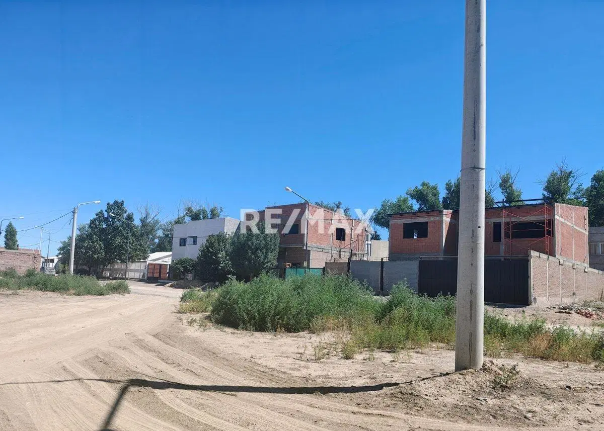 TERRENO EN VENTA - B° LOS ALAMOS - CINCO SALTOS 3
