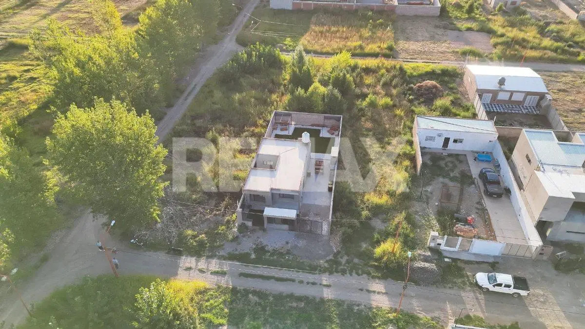 VENTA CASA 1 DORMITORIO EN ALLEN 2