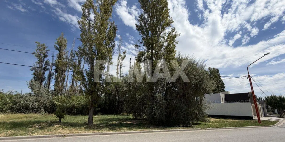LOTE EN VENTA BARRIO CAPELLAN CIPOLLETTI 4
