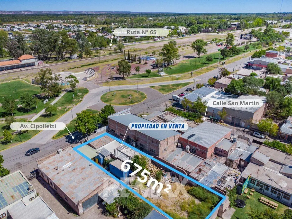 VENTA SALON COMERCIAL TERRENO DE 675 M 5