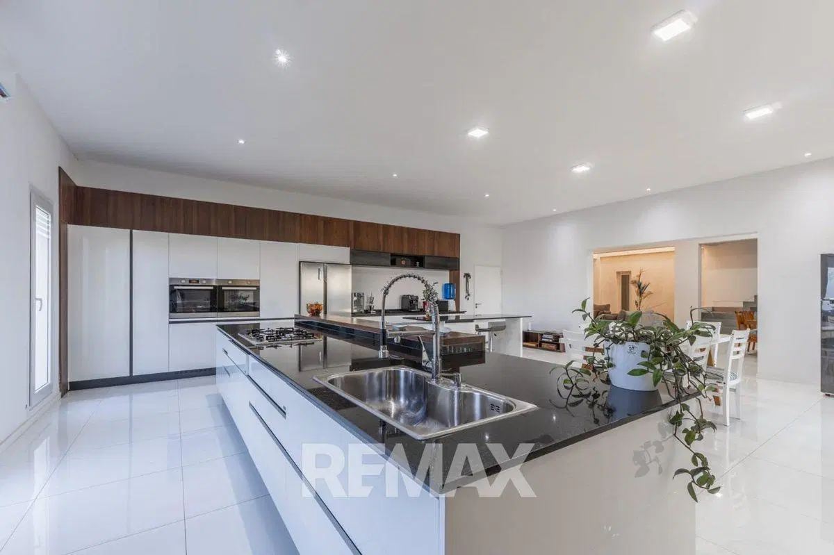 VIVIENDA  BARRIO PRIVADO LA FALDA CIPOLLETTI 4