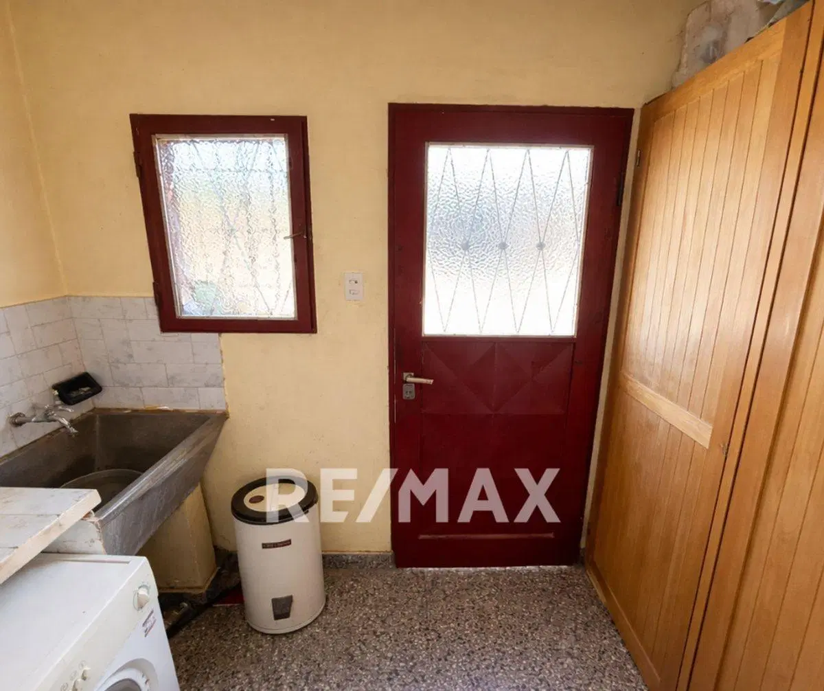 VENTA CASA  +  DEPARTAMENTO CINCO SALTOS 5