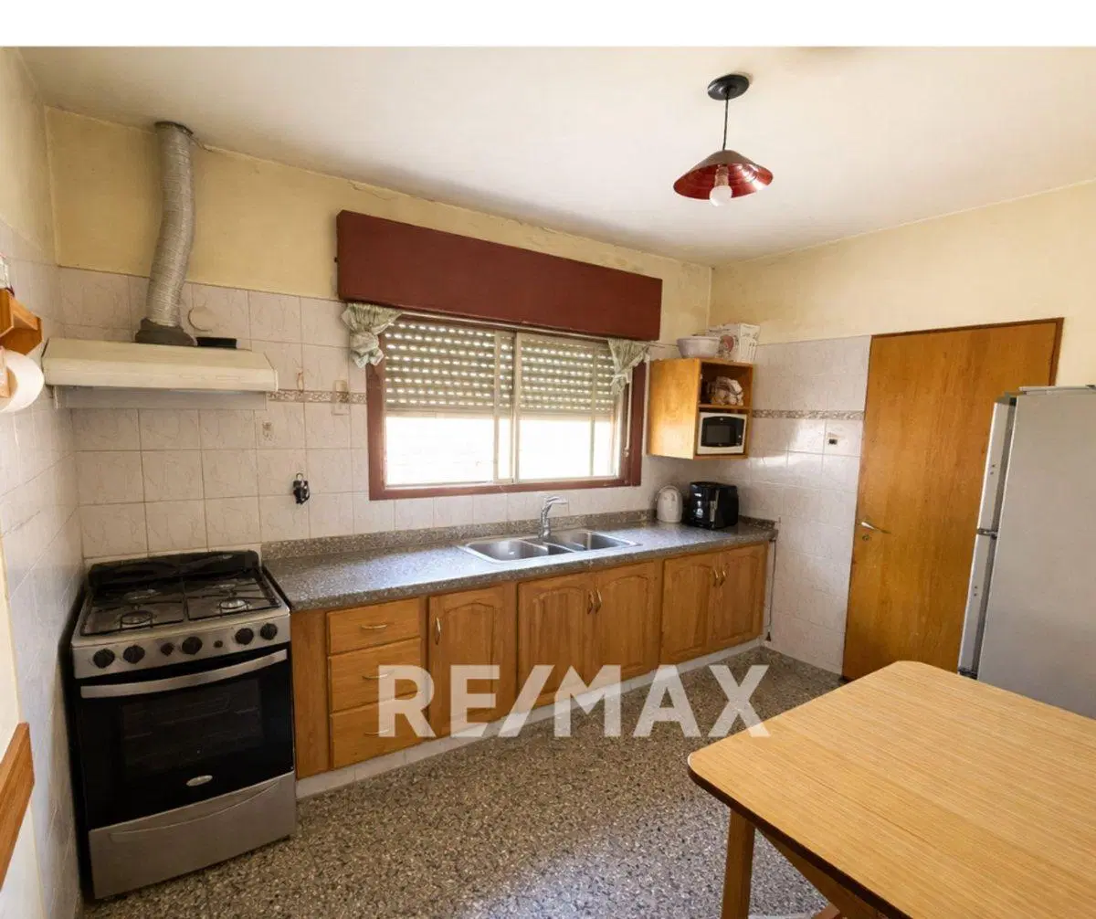 VENTA CASA  +  DEPARTAMENTO CINCO SALTOS 2