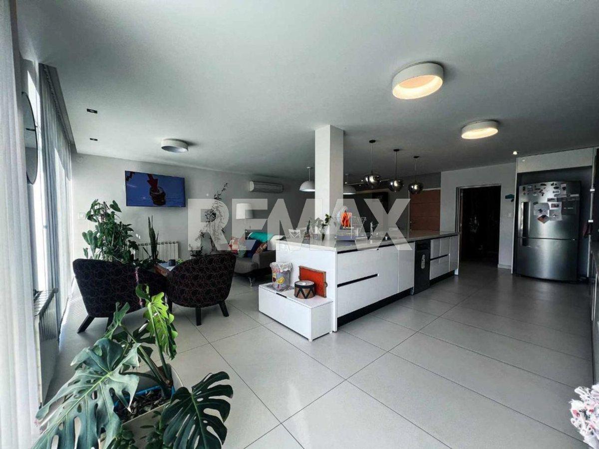 VENTA CASA 4 DORMITORIOS. Bº MANZANAR. CIPOLLETTI