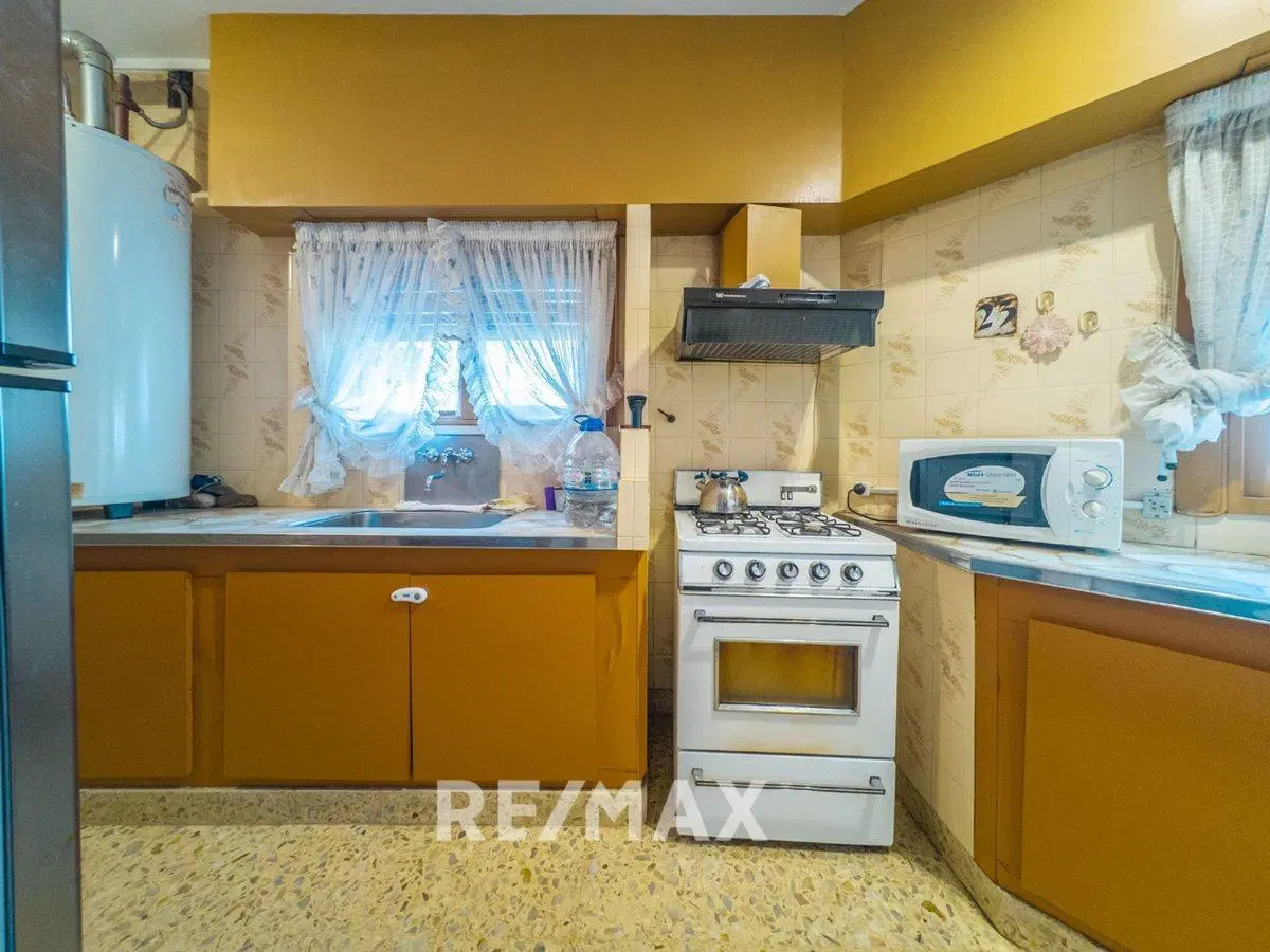 Venta Casa 3 hab. Centro Oeste de Neuquén 4