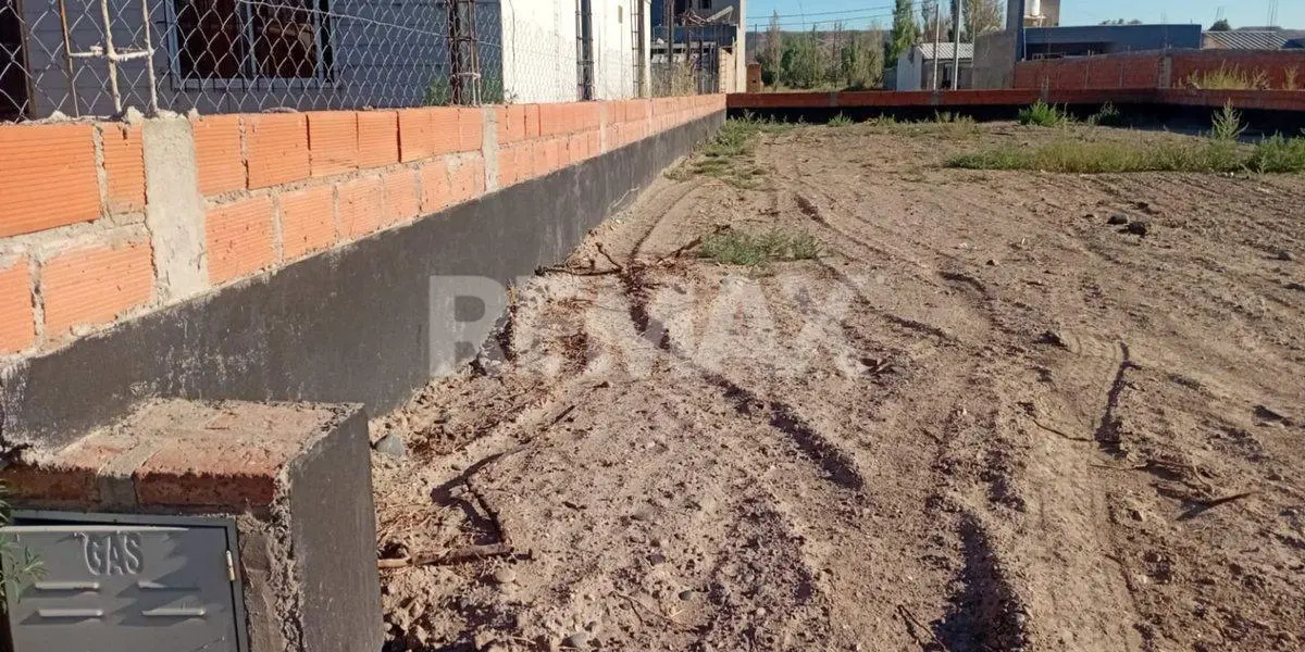 LOTE EN VENTA PLOTTIER C/ AVANCES DE CONSTRUCCION 3