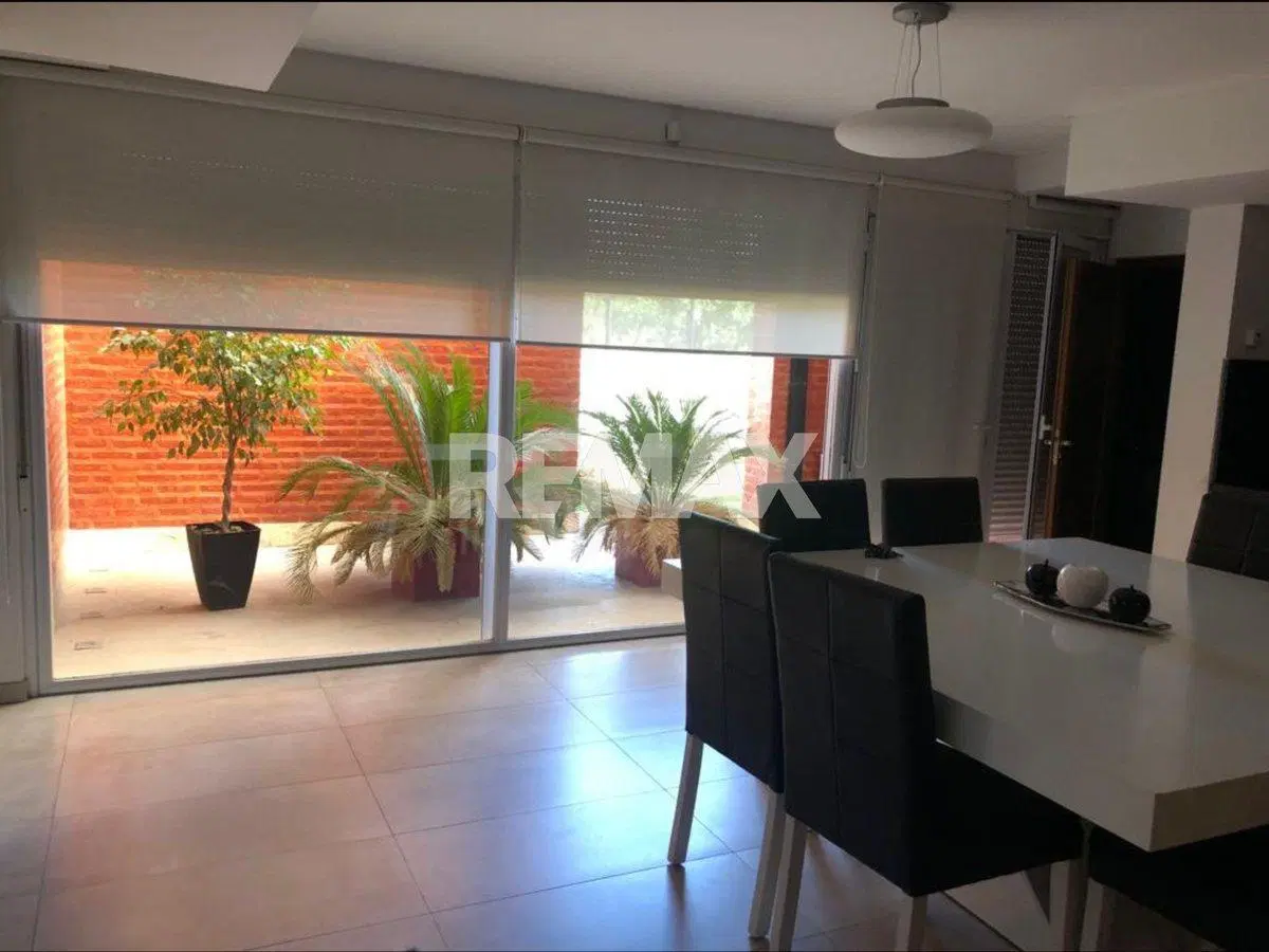 ALQUILER | CASA NIVEL GERENCIAL | 4 DORMITORIOS 5