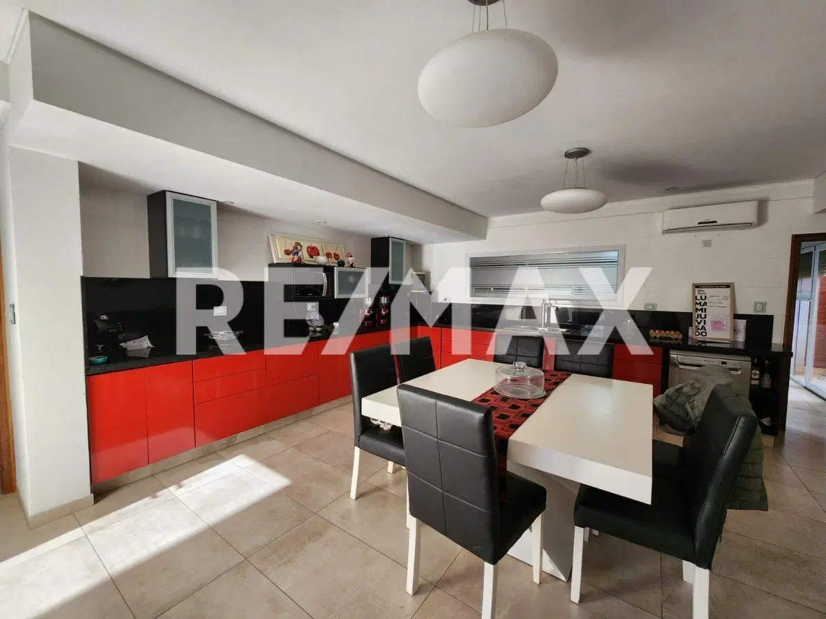 CASA EN VENTA | 4 DORM | B° CAPELLAN | CIPOLLETTI 3