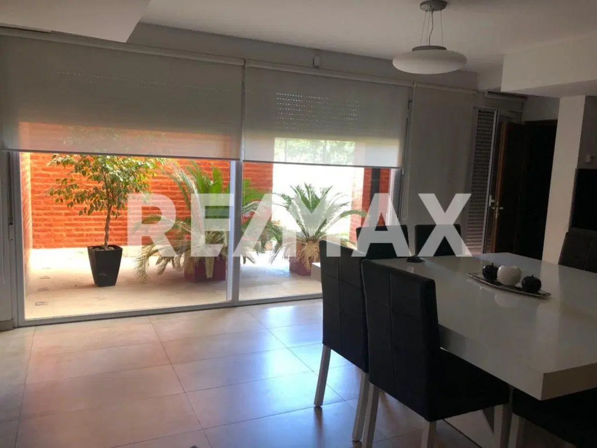 CASA EN VENTA | 4 DORM | B° CAPELLAN | CIPOLLETTI 5