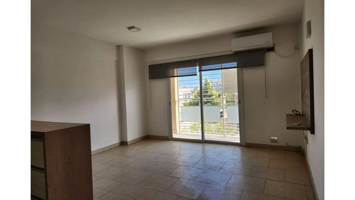 VENTA DEPARTAMENTO  CON COCHERA CIPOLLETTI 2