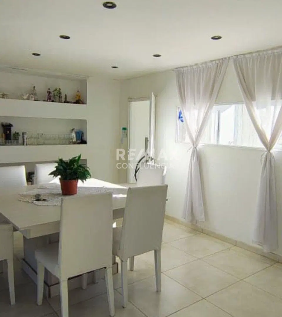 VENTA  CASA EN FERNANDEZ ORO 4