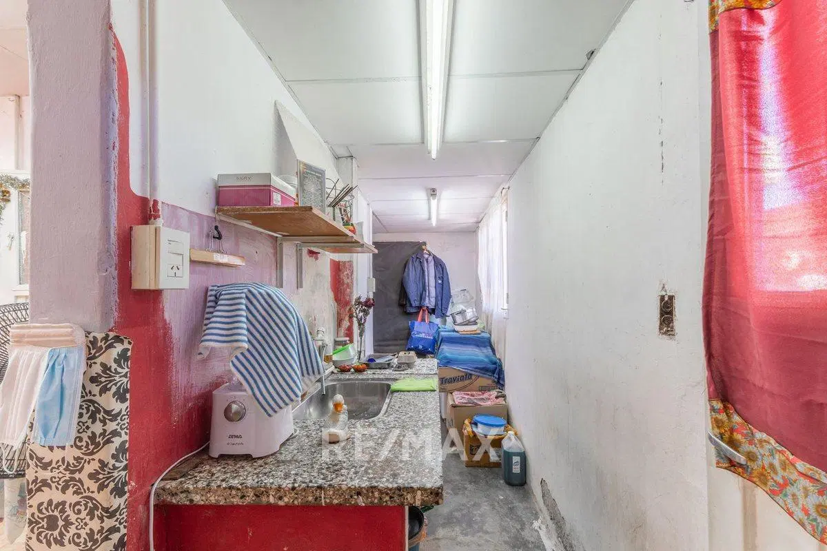 VENTA LOCAL COMERCIAL + CASA DOS DORMITORIOS 5