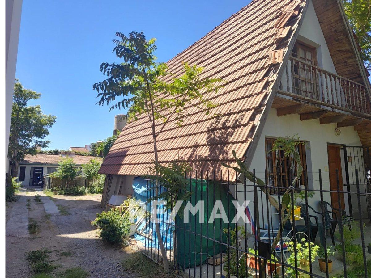 VENTA CASA CON QUINCHO CIPOLLETTI