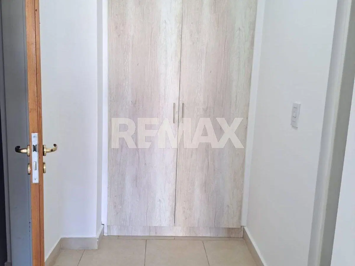 VENTA MONOAMBIENTE CON COCHERAS CIPOLLETTI 4