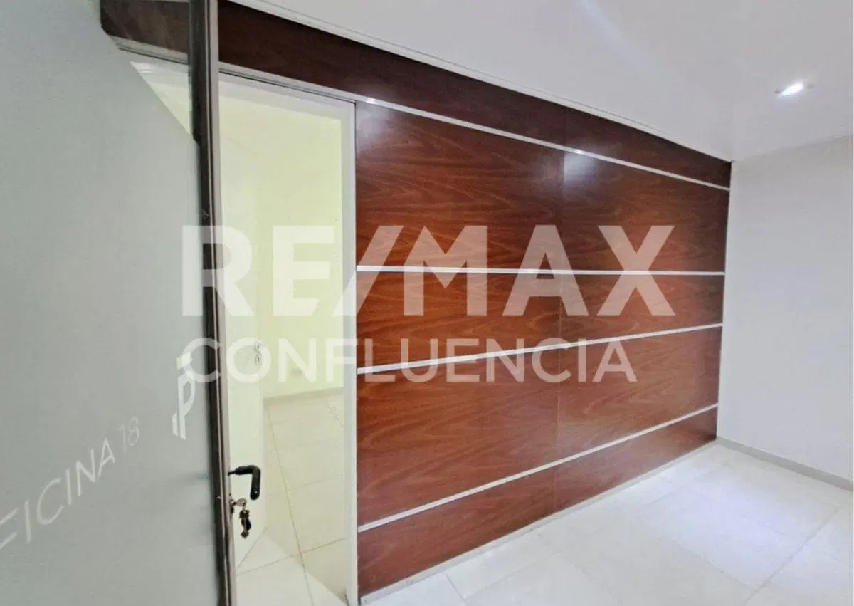 VENTA DE OFICINA EN CIPOLLETTI 4