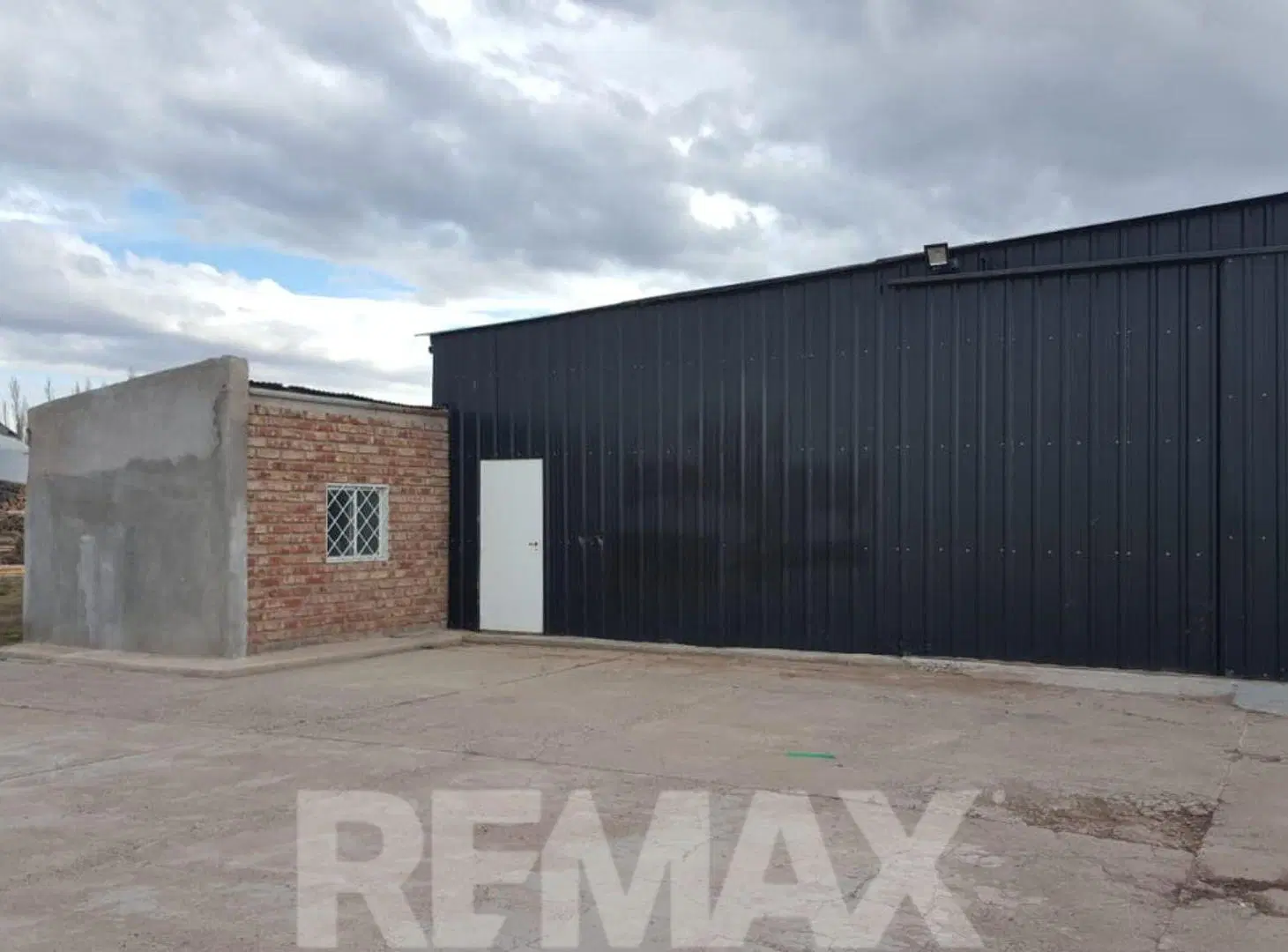Venta Galpón y Oficina en Fernandez Oro 4