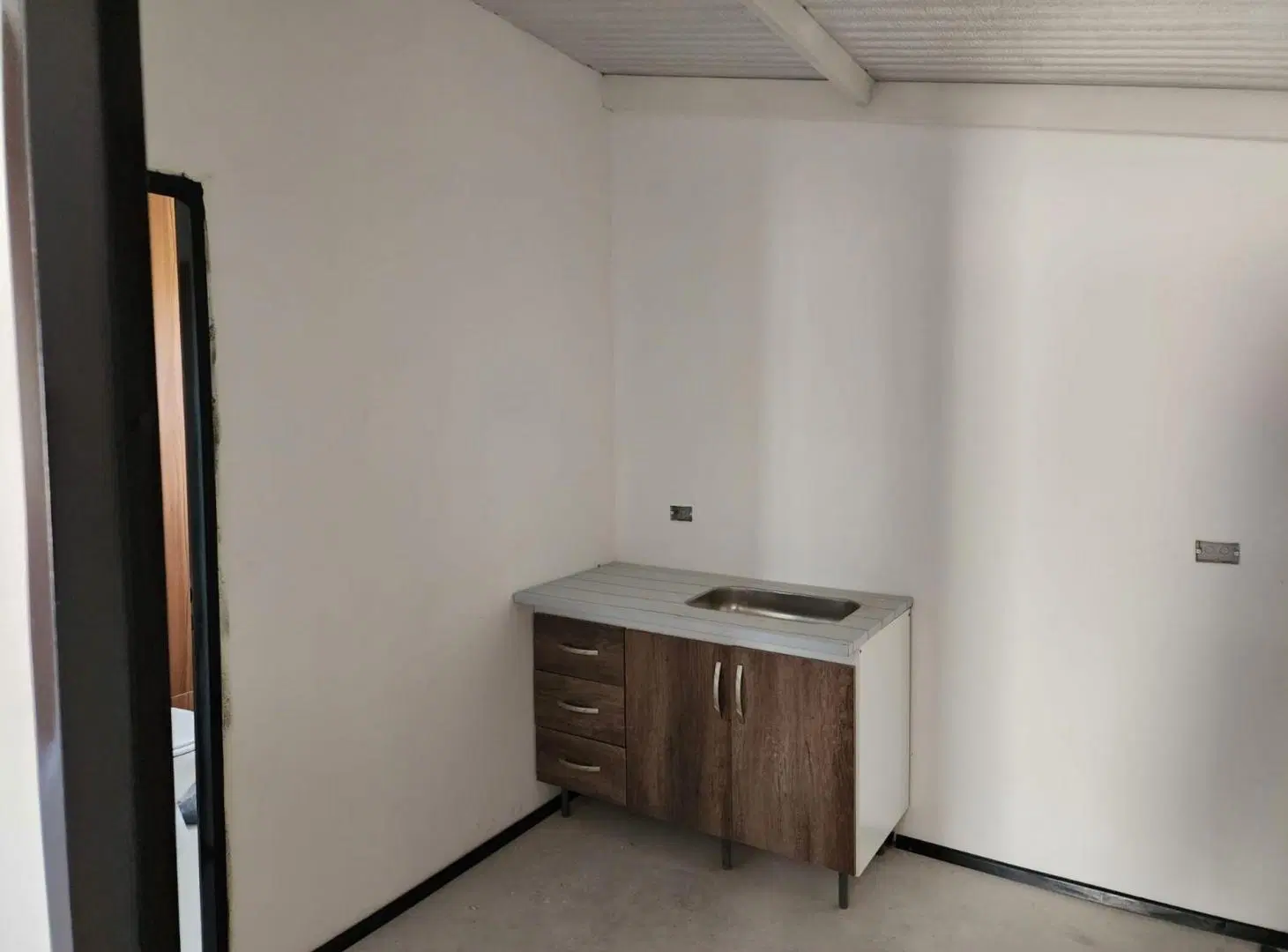 VENTA GALPON CON OFICINAS EN FERNANDEZ ORO 5