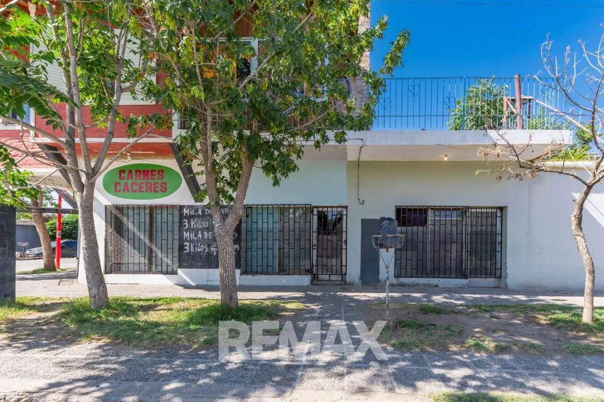 EN VENTA CIPOLLETTI LOCALES + CASA + DEPTO +TALLER 4