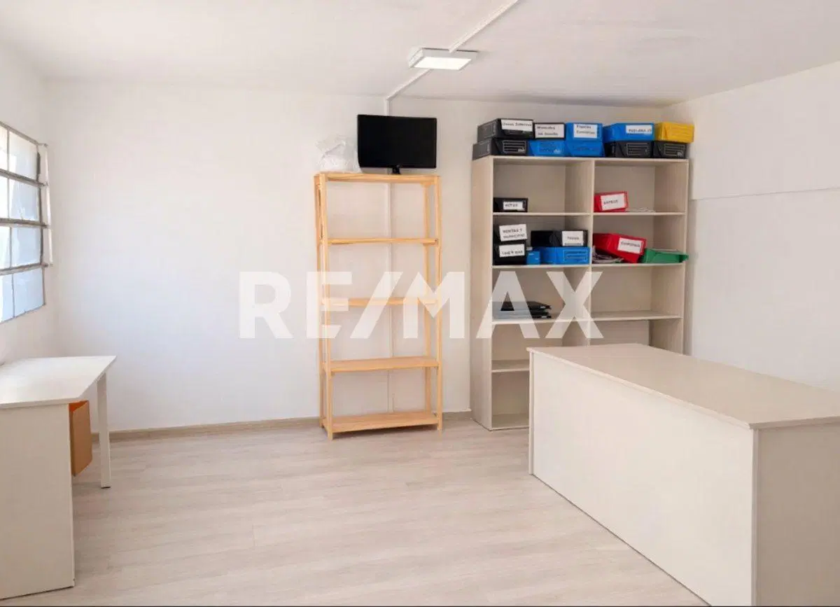 VENTA LOCAL, OFICINAS Y GALPÓN CENTRO CIPOLLETTI 2