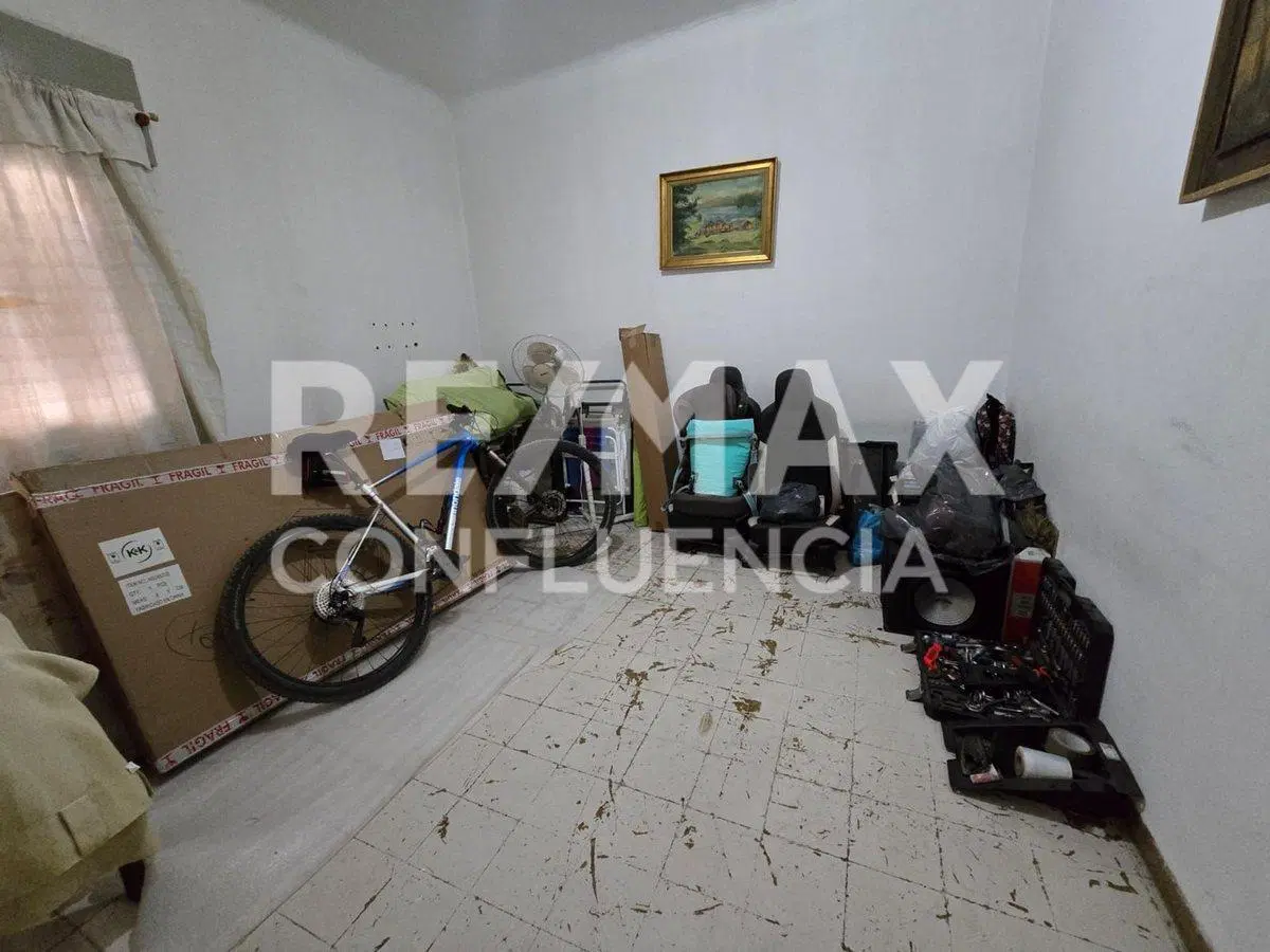 VENTA DE LOCAL COMERCIAL + CASA DOS DORMITORIOS 3