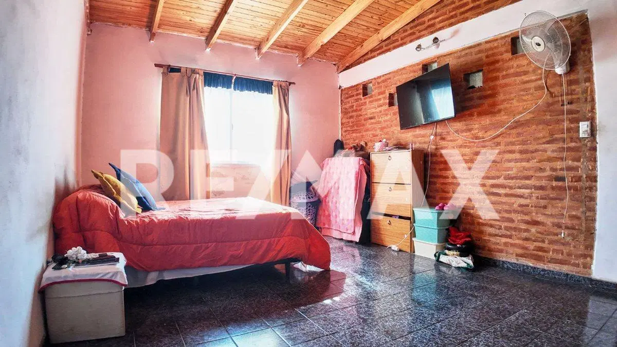 VENTA CASA 3 DORMITORIOS B CERRADO PLOTTIER 3