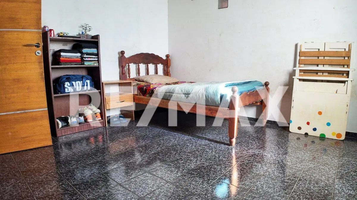 VENTA CASA 3 DORMITORIOS B CERRADO PLOTTIER 8