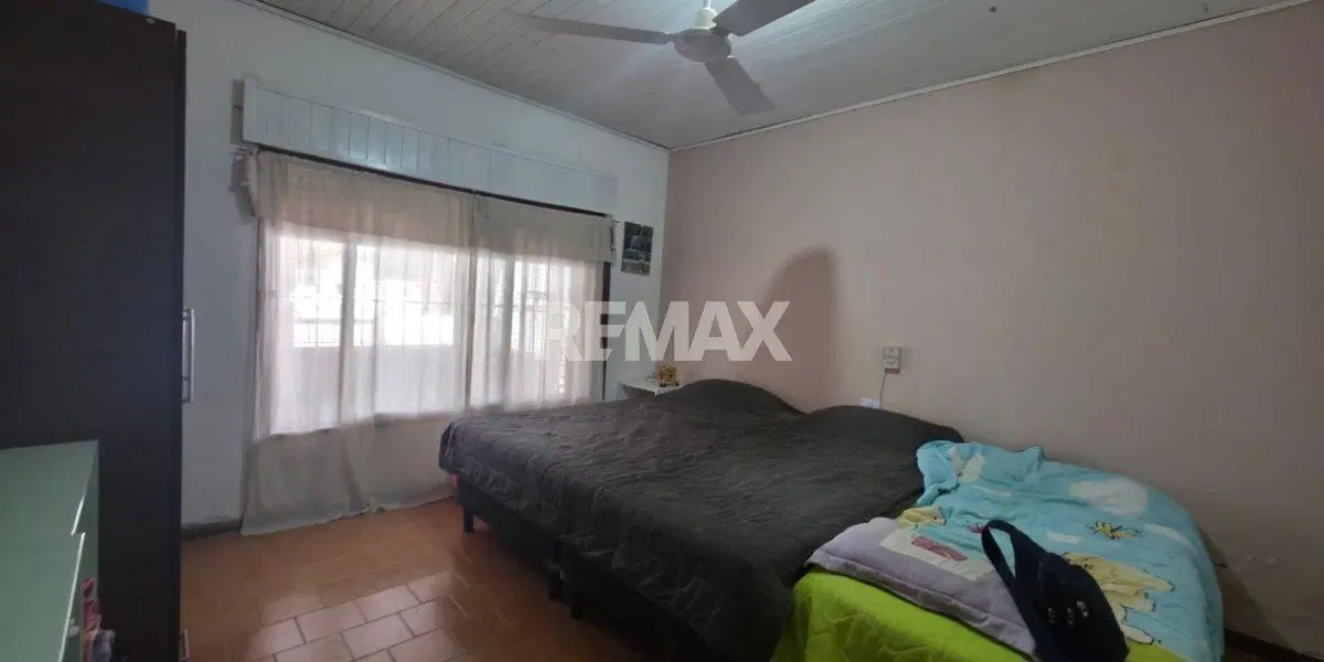 VENTA CASA A REFACCIONAR DEPARTAMENTOS CIPOLLETTI 3