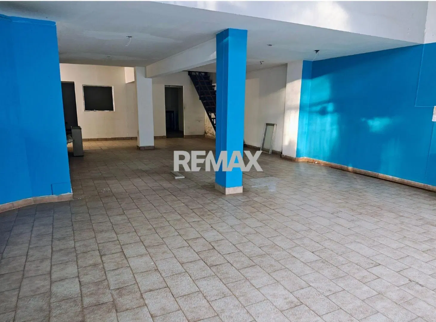 ALQUILER LOCAL COMERCIAL- CALLE ROCA DE CIPOLLETTI 3