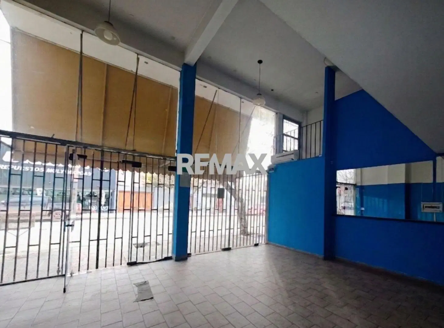 ALQUILER LOCAL COMERCIAL- CALLE ROCA DE CIPOLLETTI 2
