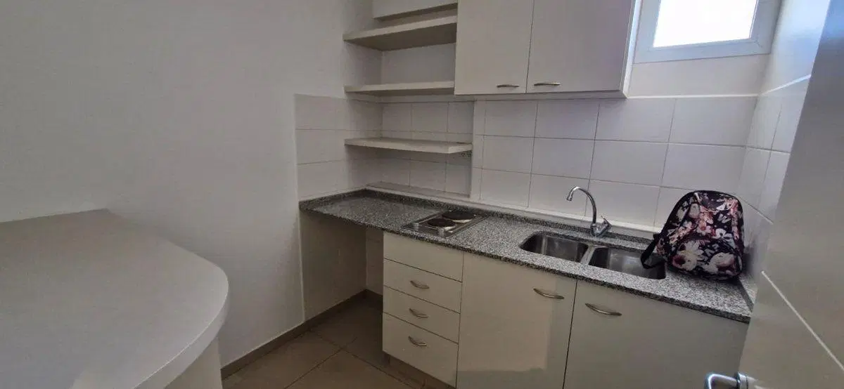 ALQUILER OFICINAS/CONSULTORIOS  - CIPOLLETTI 4