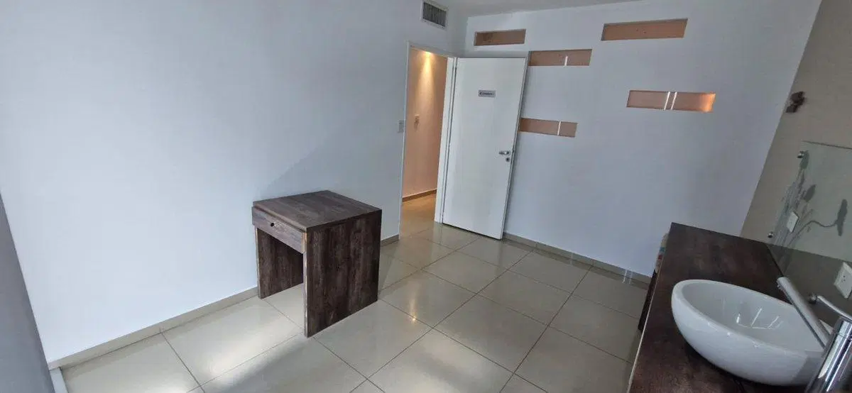ALQUILER OFICINAS/CONSULTORIOS  - CIPOLLETTI 3